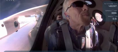 عصر جديد لسياحة الفضاء.. الملياردير برانسون يصعد للفضاء بطائرة صاروخية