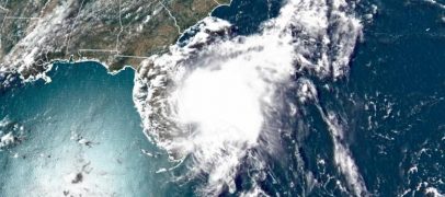 عاصفة أيساياس تقترب من ولايتي كارولاينا الجنوبية والشمالية