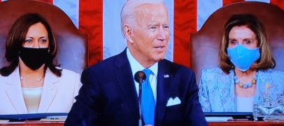 بايدن سيسمح بدخول ما يصل إلى 62,500 لاجئ إلى أميركا بعد تعرضه لانتقادات