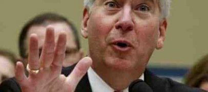 حاكم ميشيغن السابق يواجه اتهامات جنائية قد تؤدي إلى سجنه 15 عاما