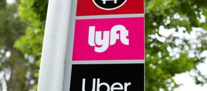 كاليفورنيا تلزم شركتي أوبر وليفت بتصنيف السائقين كموظفين رسميين