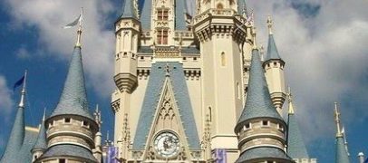 ديزني لاند تفتح أبوابها بعد إغلاق أربعة أشهر بسبب كورونا