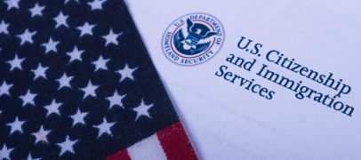 دائرة الهجرة والجنسية الأميركية ترفع رسوم المعاملات