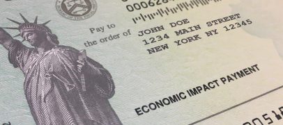 بايدن يترك الباب مفتوحا بشأن إرسال شيكات جديدة للأميركيين